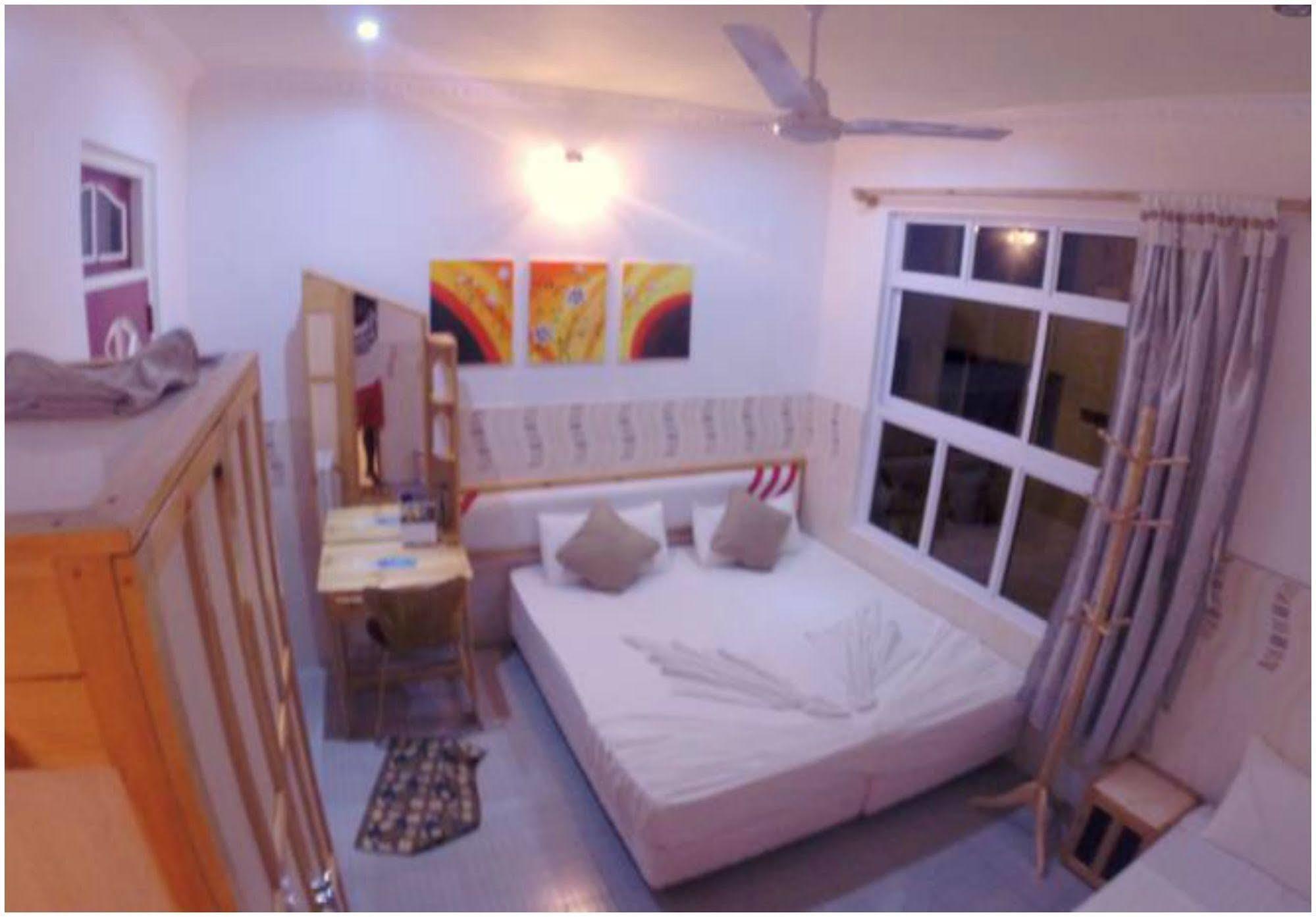 Arora Inn Maafushi Extérieur photo