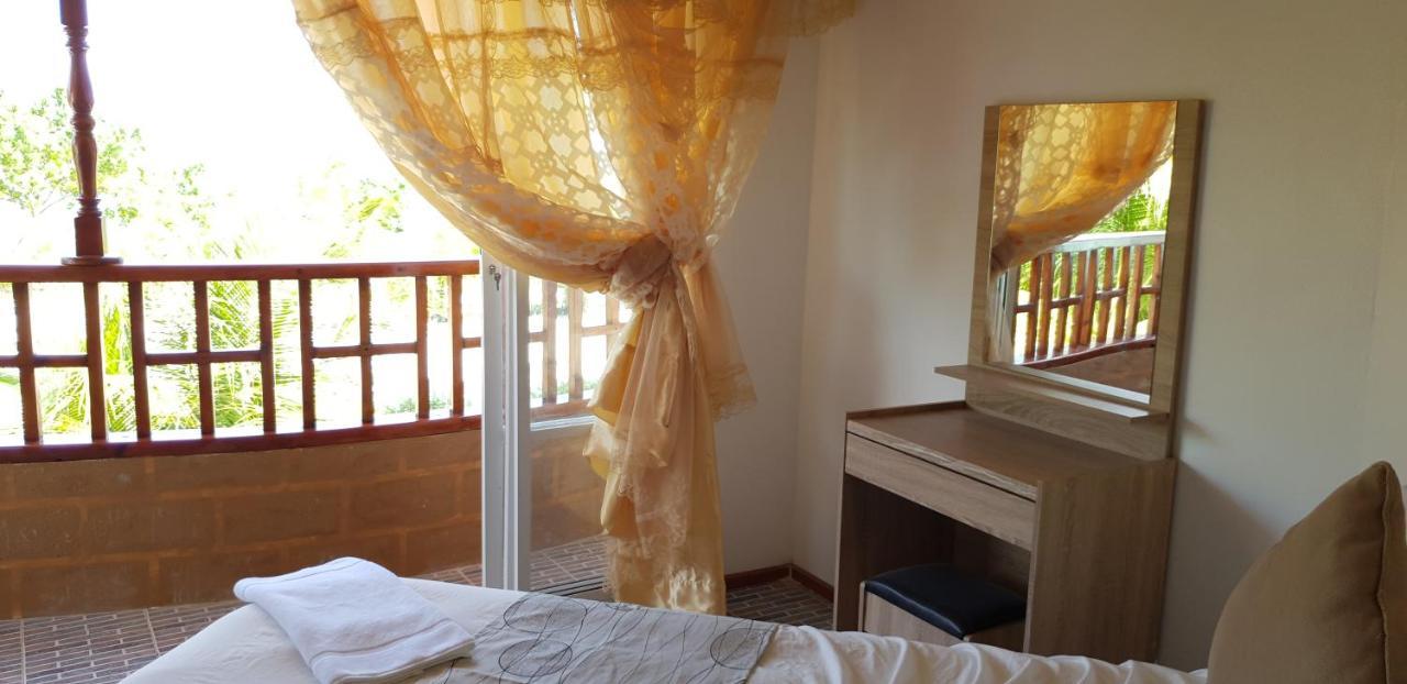 Arora Inn Maafushi Extérieur photo